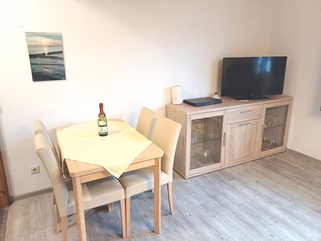 Eßbereich mit Ausziehtisch weitere Stühle im Obergeschoss